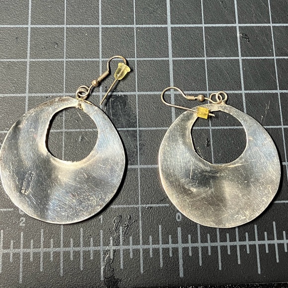 Vintage Mexico Alpaca Red enamel with abalone Floral Hoop Earrings - Picture 3 of 3